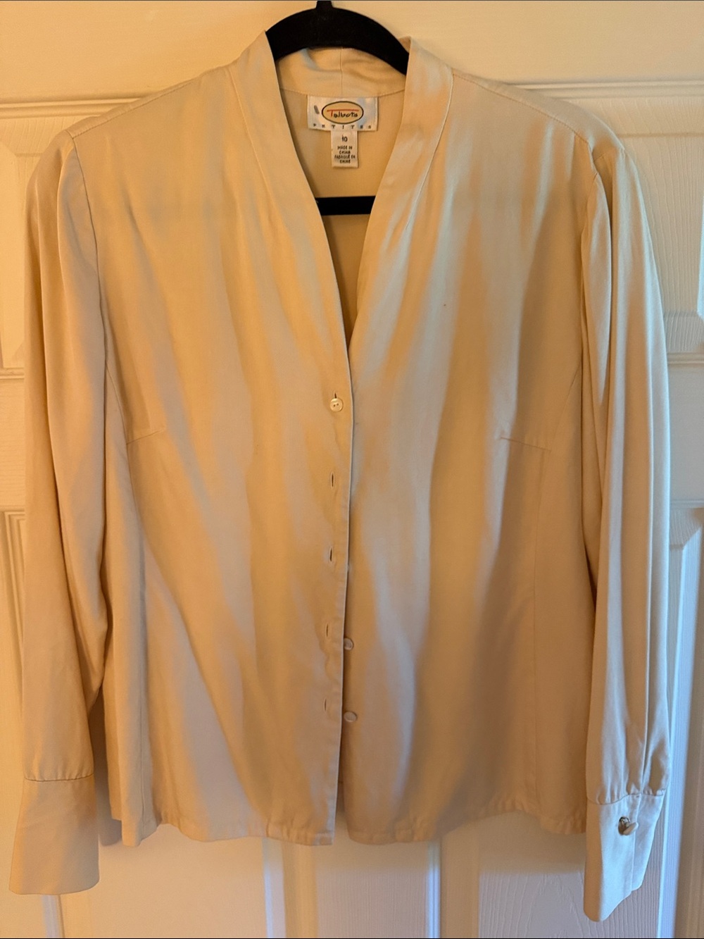 Talbots Light Cream  Silk & Wool blend Collarless Button-Front Blouse